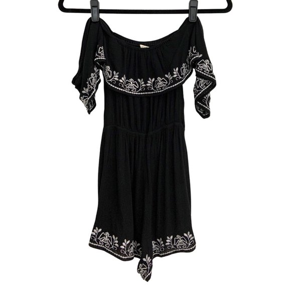 Cold Shoulder Strapless Romper - Picture 2 of 6